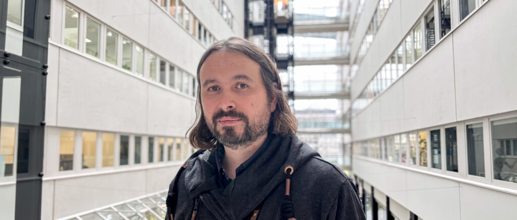 Åbo Akademin biokuvantamisen apulaisprofessori Guillaume Jacquemet on johtanut Cell Migration -tutkimusryhmää vuodesta 2019.